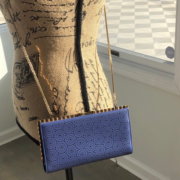 Ferragamo Kameron blue laser cut evening bag - Picture 4 of 13
